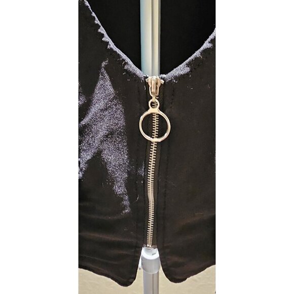 Black Utility Vest With Multiple Pockets & Silver Ring Zipper Closure - Like An - Picture 3 of 5
